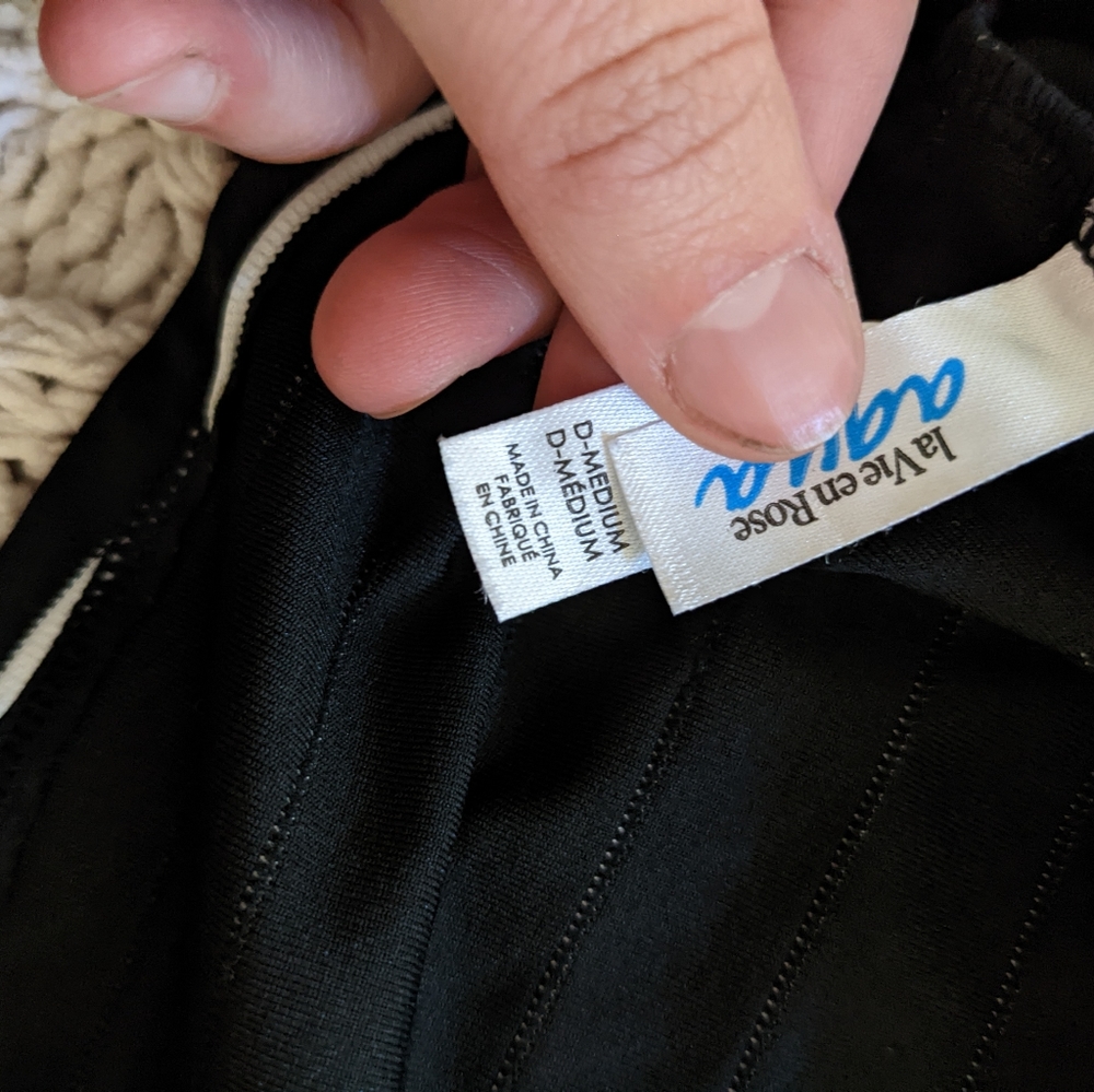 NWOT La Vie En Rose Swim top - Picture 4 of 6